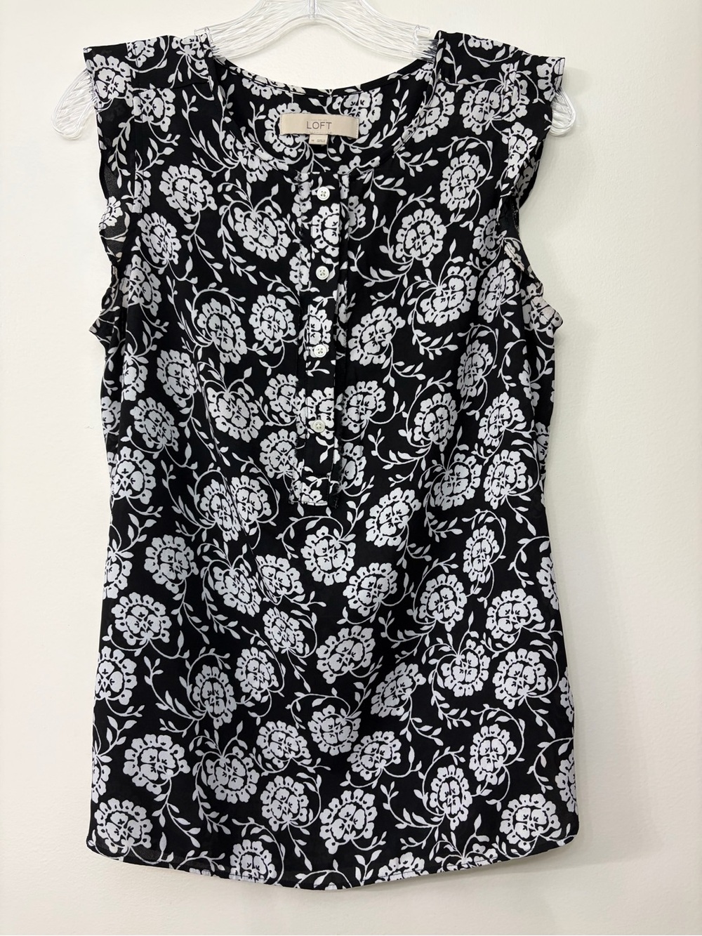 LOFT Black & White Floral Sleeveless Blouse - Size M